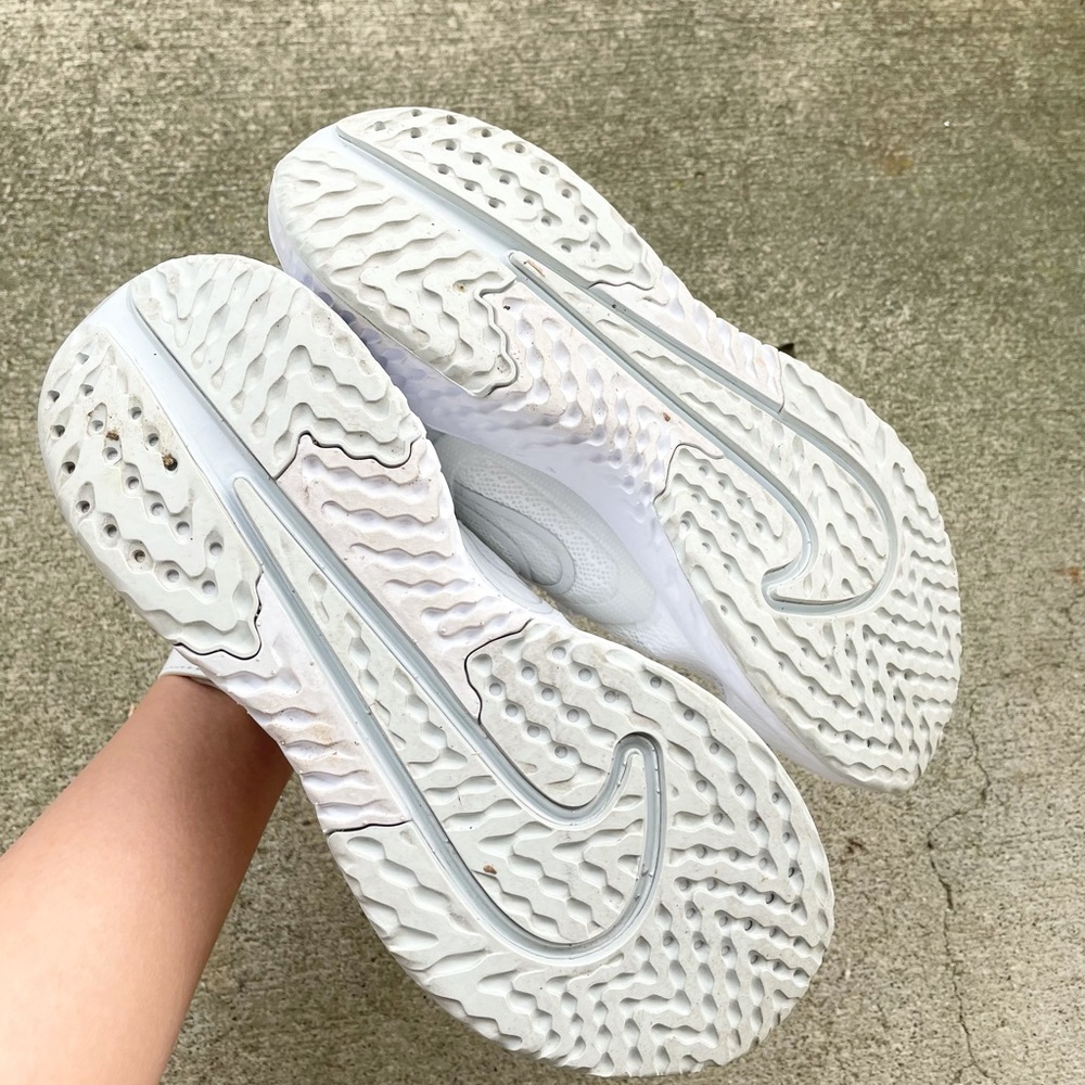 Almost New With Box Nike Us7 Legend React 2 - image 5